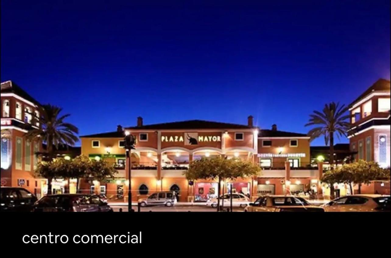 Espectacular Apartamento Junto Al Mar, Con Piscina En Malaga Bagian luar foto