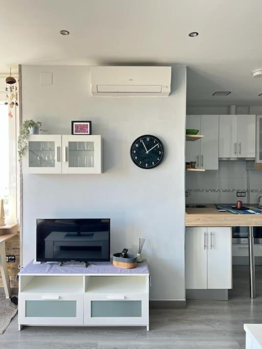 Espectacular Apartamento Junto Al Mar, Con Piscina En Malaga Bagian luar foto